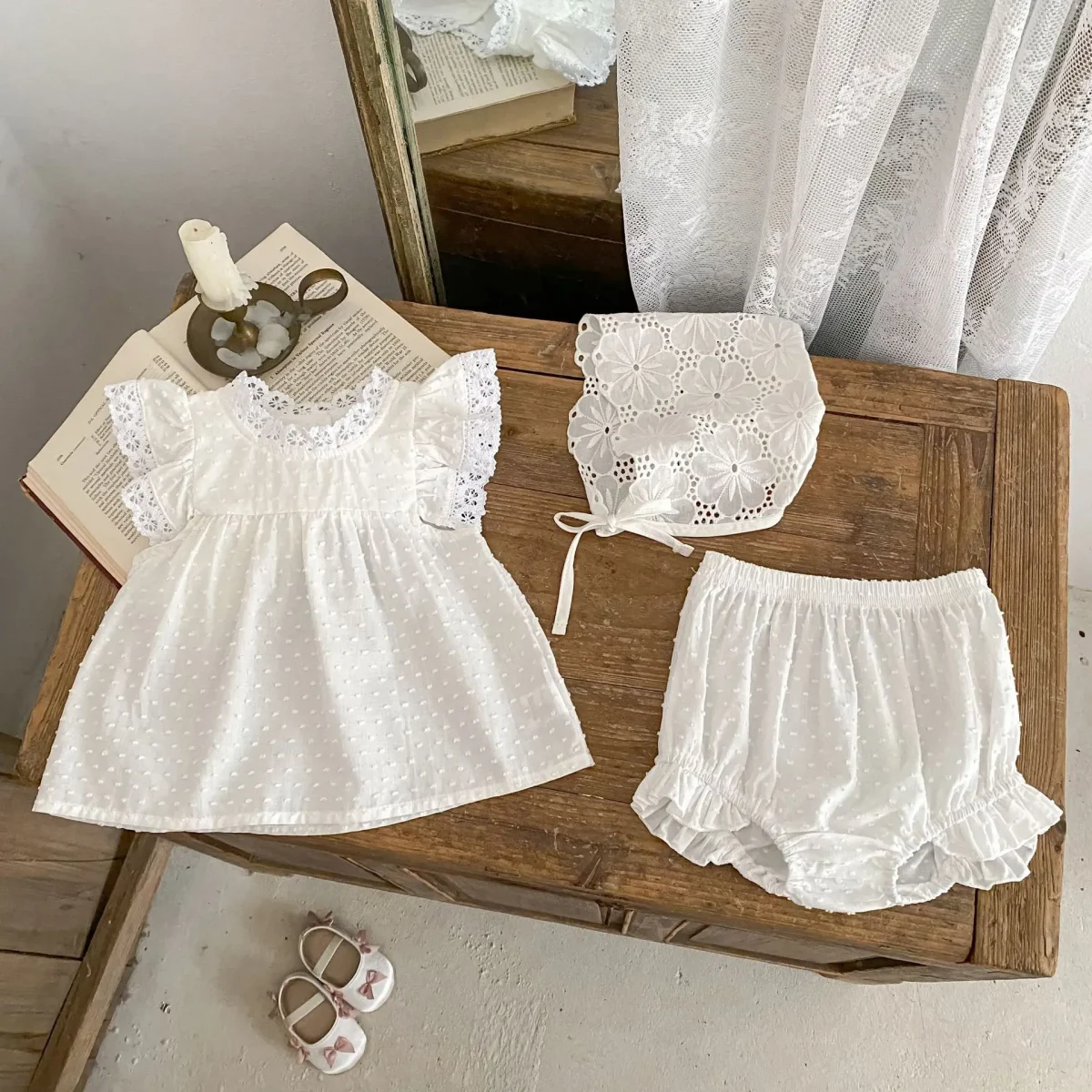 New summer baby clothes for 0-3 years old, fresh and sweet baby girl with flying sleeves and lace top + cute ruffled shorts - Image 2